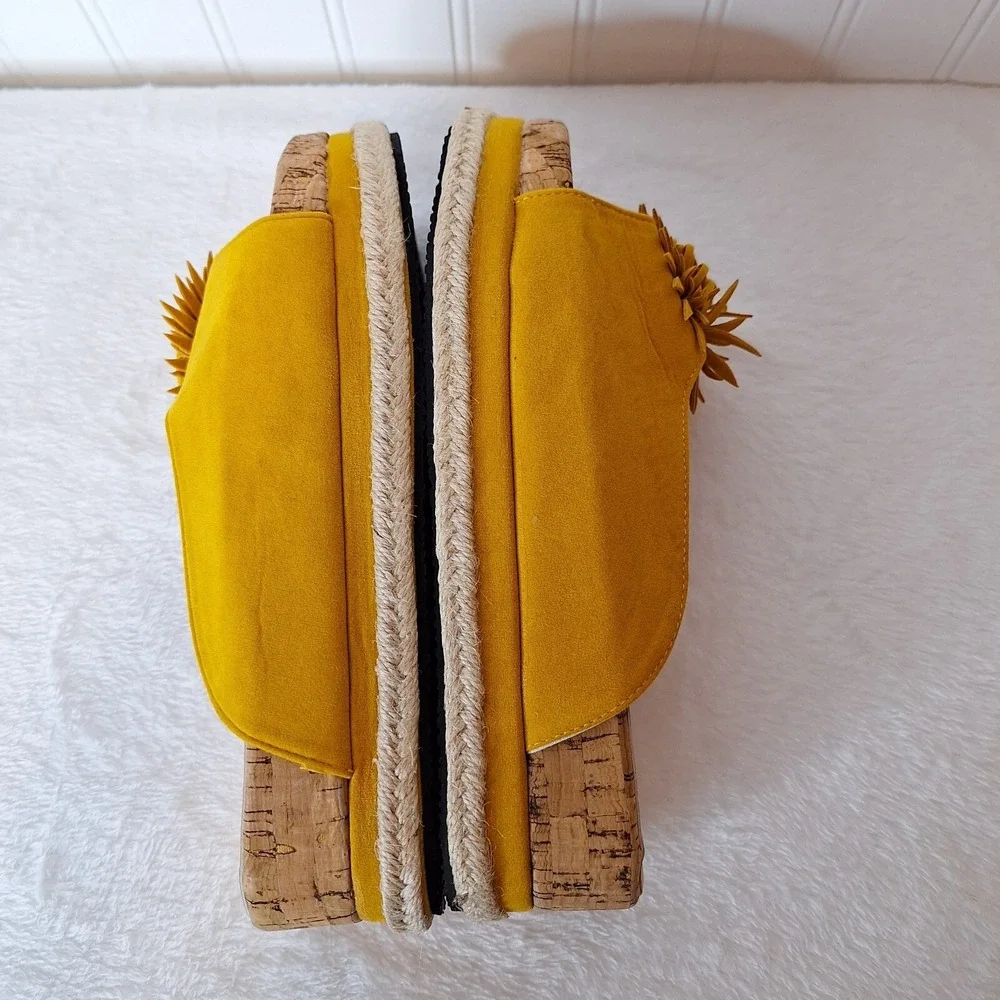 Womens Boutique Unbranded Slip On Espadrilles 42‎ US 11 Mustard Fringe Flower